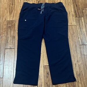 Women’s FIGS SCRUBS pants. Xxl navy scrubs #510
